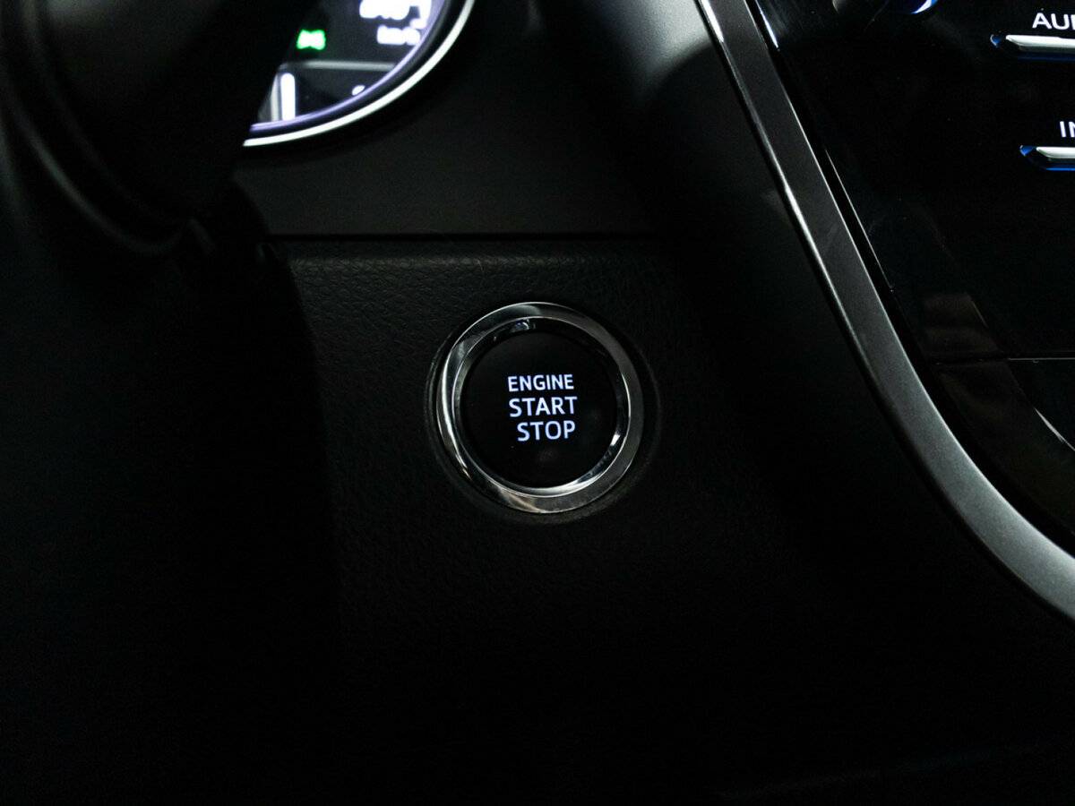 Toyota Camry с пробегом — 2018 год. Фото: #15