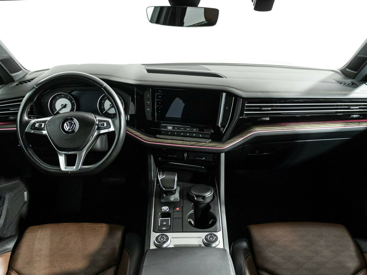 Volkswagen Touareg с пробегом — 2019 год. Фото: #12