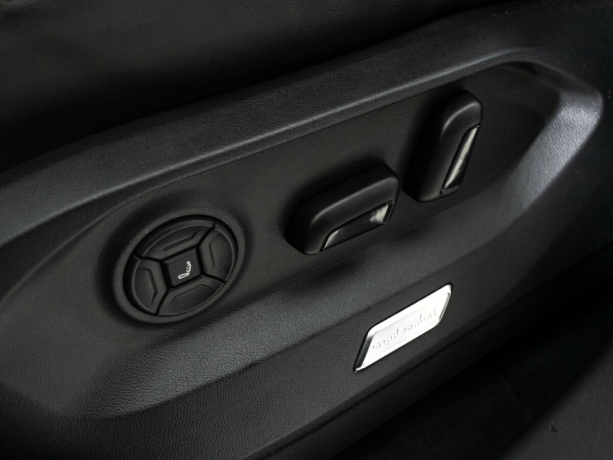 Volkswagen Touareg с пробегом — 2019 год. Фото: #18