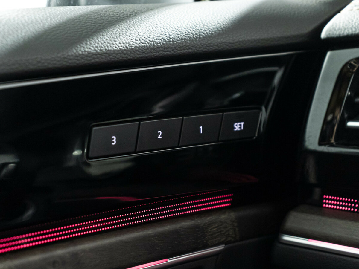 Volkswagen Touareg с пробегом — 2019 год. Фото: #19