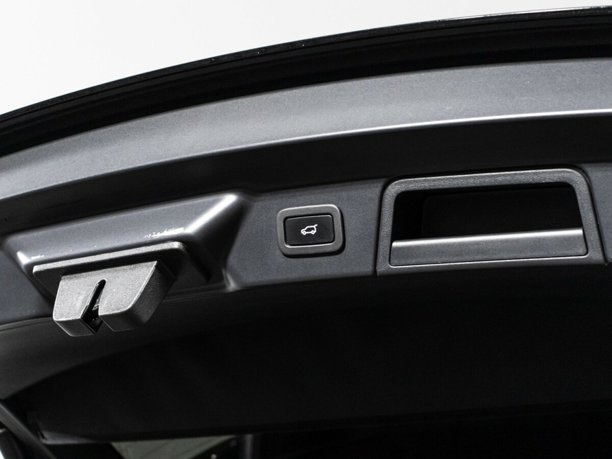 Land Rover Range Rover Velar с пробегом — 2020 год. Фото: #12