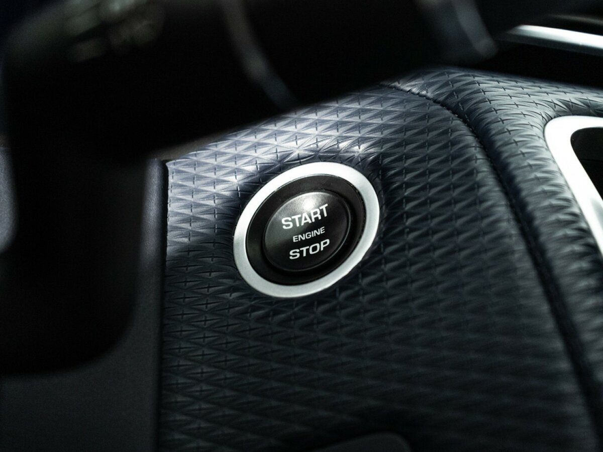 Land Rover Range Rover Velar с пробегом — 2020 год. Фото: #17