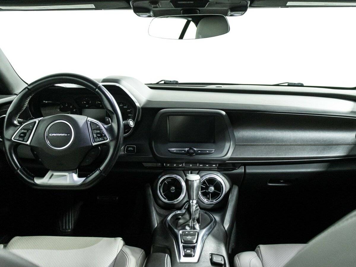 Chevrolet Camaro с пробегом — 2017 год. Фото: #12
