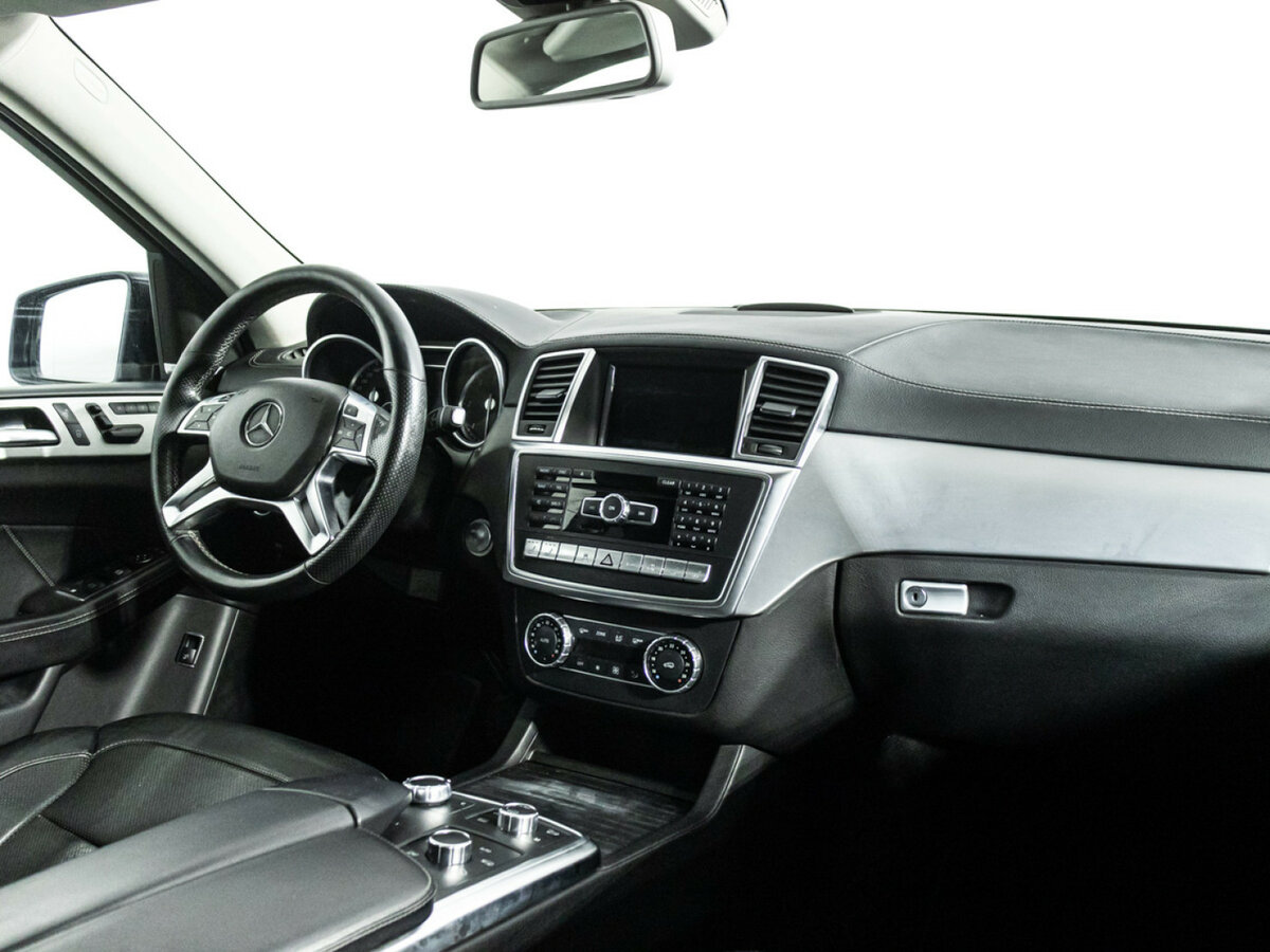 Mercedes-Benz GL-Класс с пробегом — 2015 год. Фото: #6