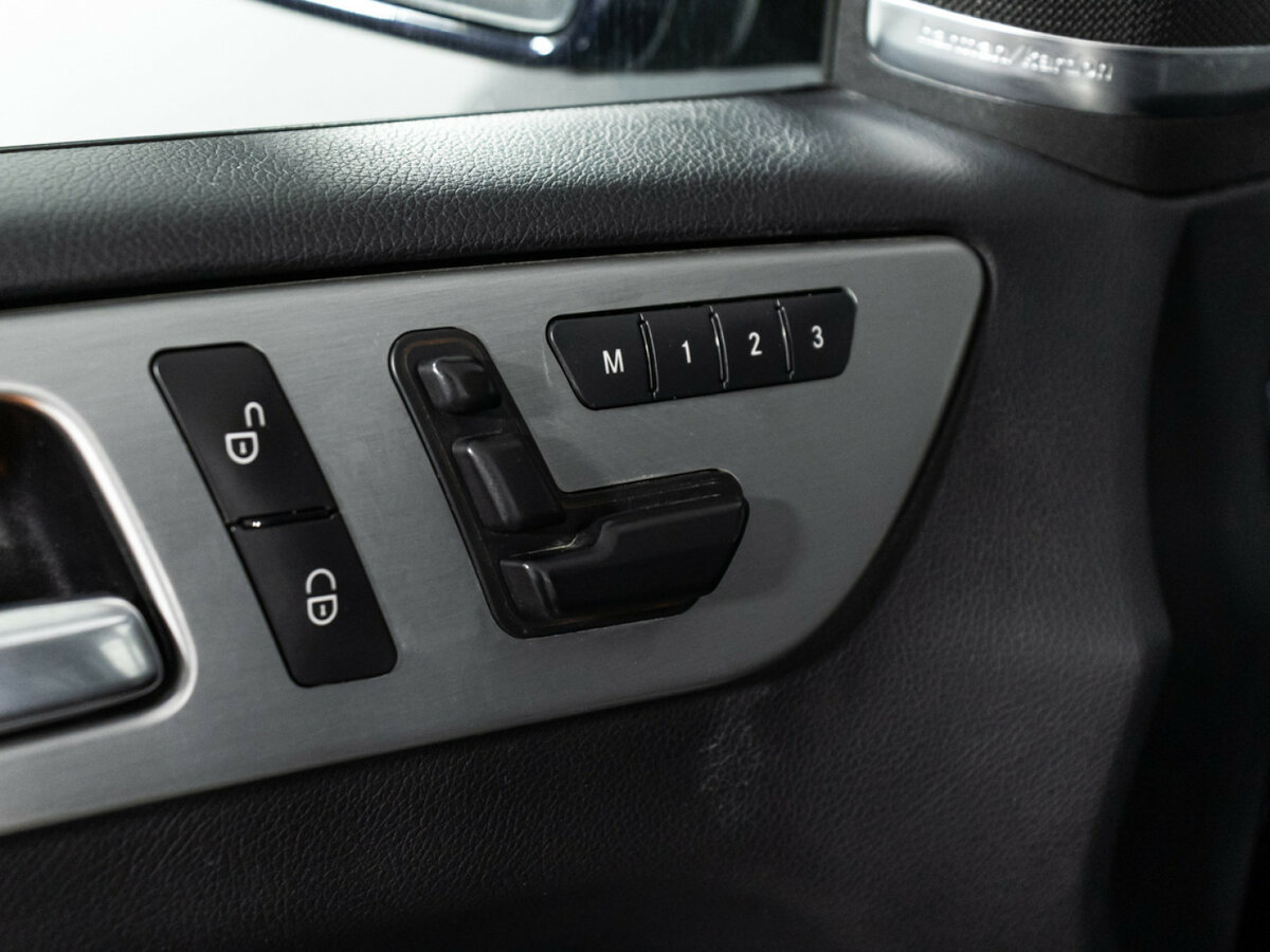 Mercedes-Benz GL-Класс с пробегом — 2015 год. Фото: #12