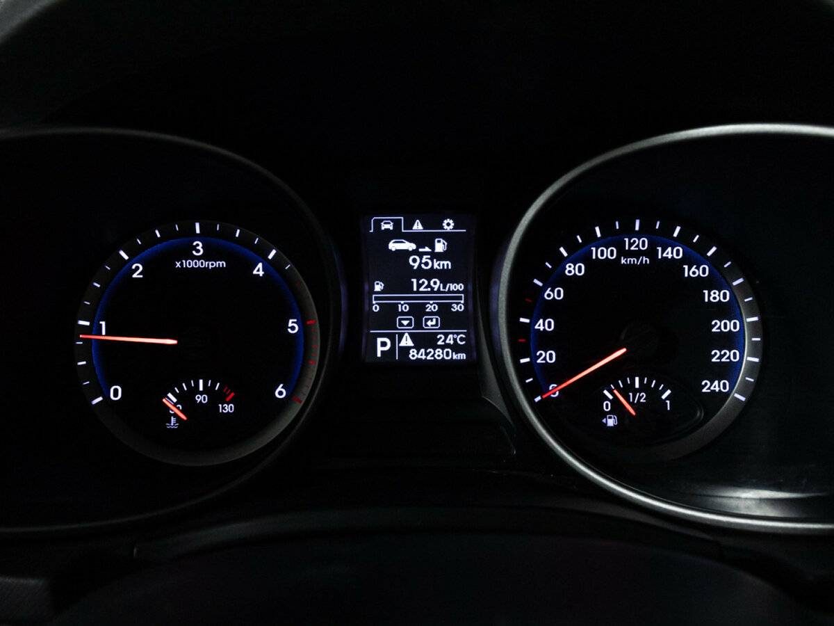 Hyundai Santa Fe с пробегом — 2014 год. Фото: #11