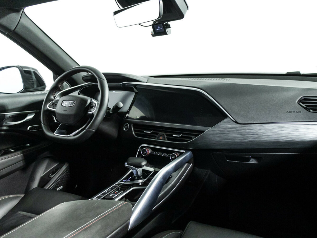 Geely Tugella с пробегом — 2023 год. Фото: #8