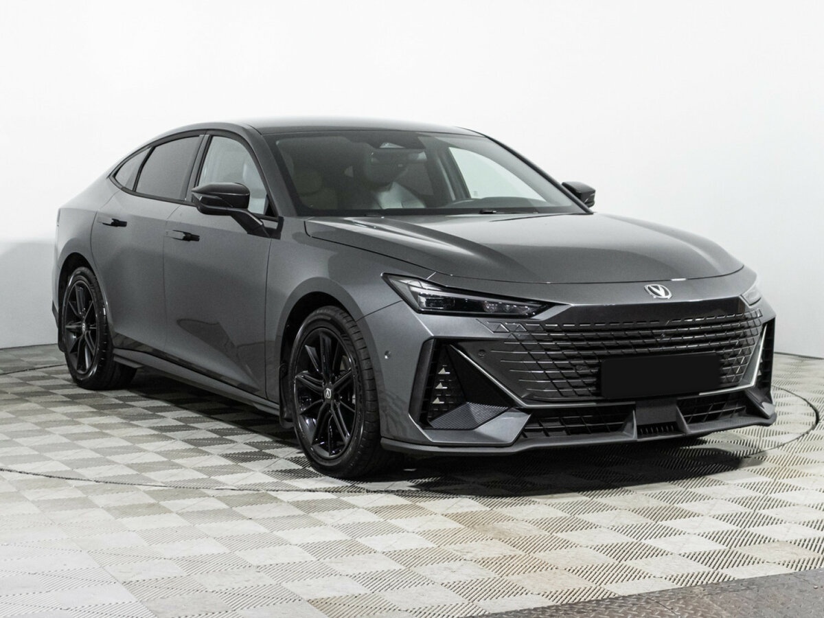 Changan UNI-V с пробегом — 2023 год. Фото: #2