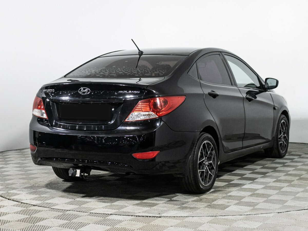 Hyundai Solaris с пробегом — 2011 год. Фото: #4