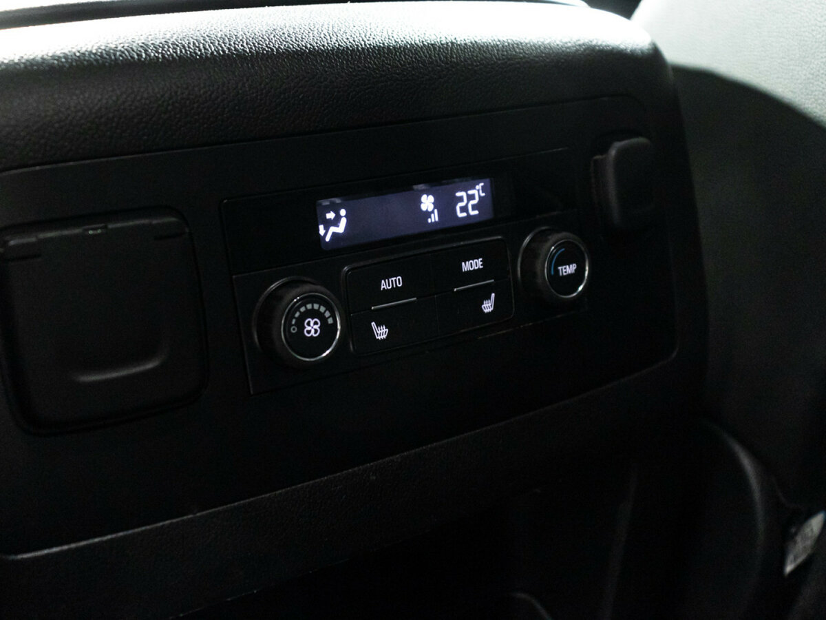 Chevrolet Tahoe с пробегом — 2016 год. Фото: #21