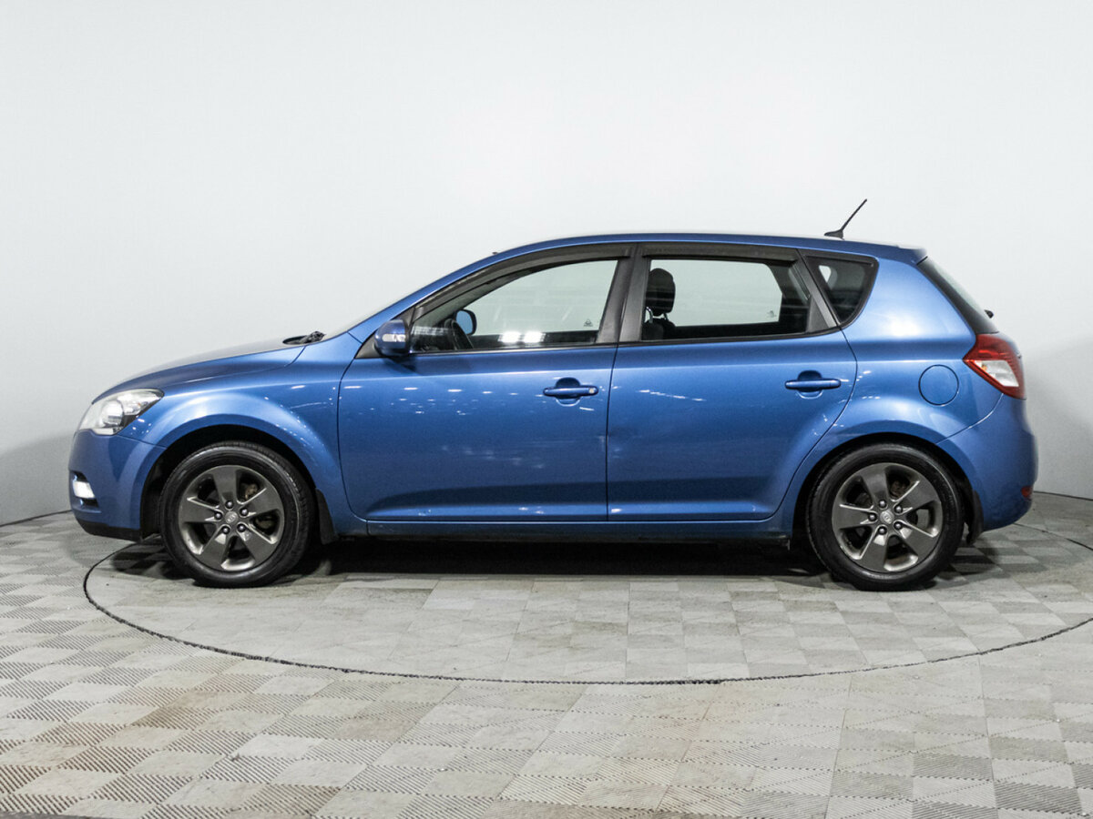 Kia Ceed с пробегом — 2010 год. Фото: #7