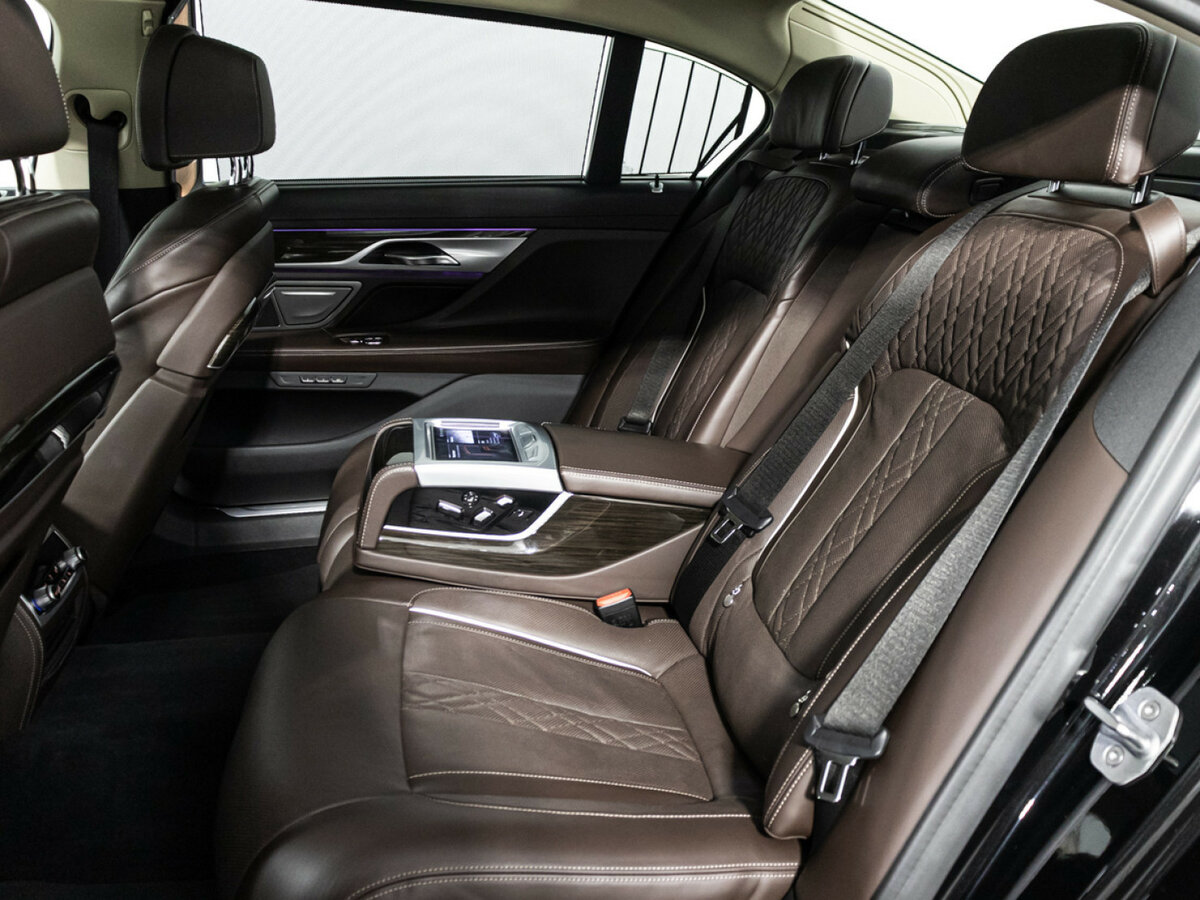 BMW 7 серии с пробегом — 2019 год. Фото: #9