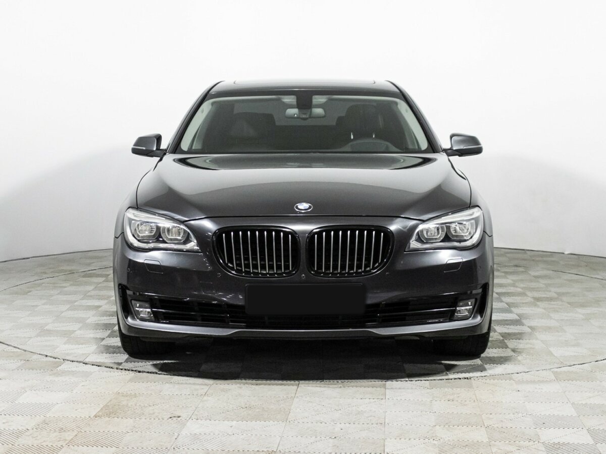 BMW 7 серии с пробегом — 2013 год. Фото: #1