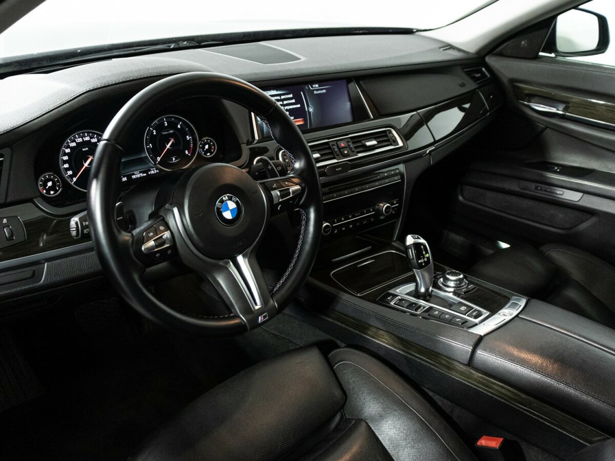 BMW 7 серии с пробегом — 2013 год. Фото: #10