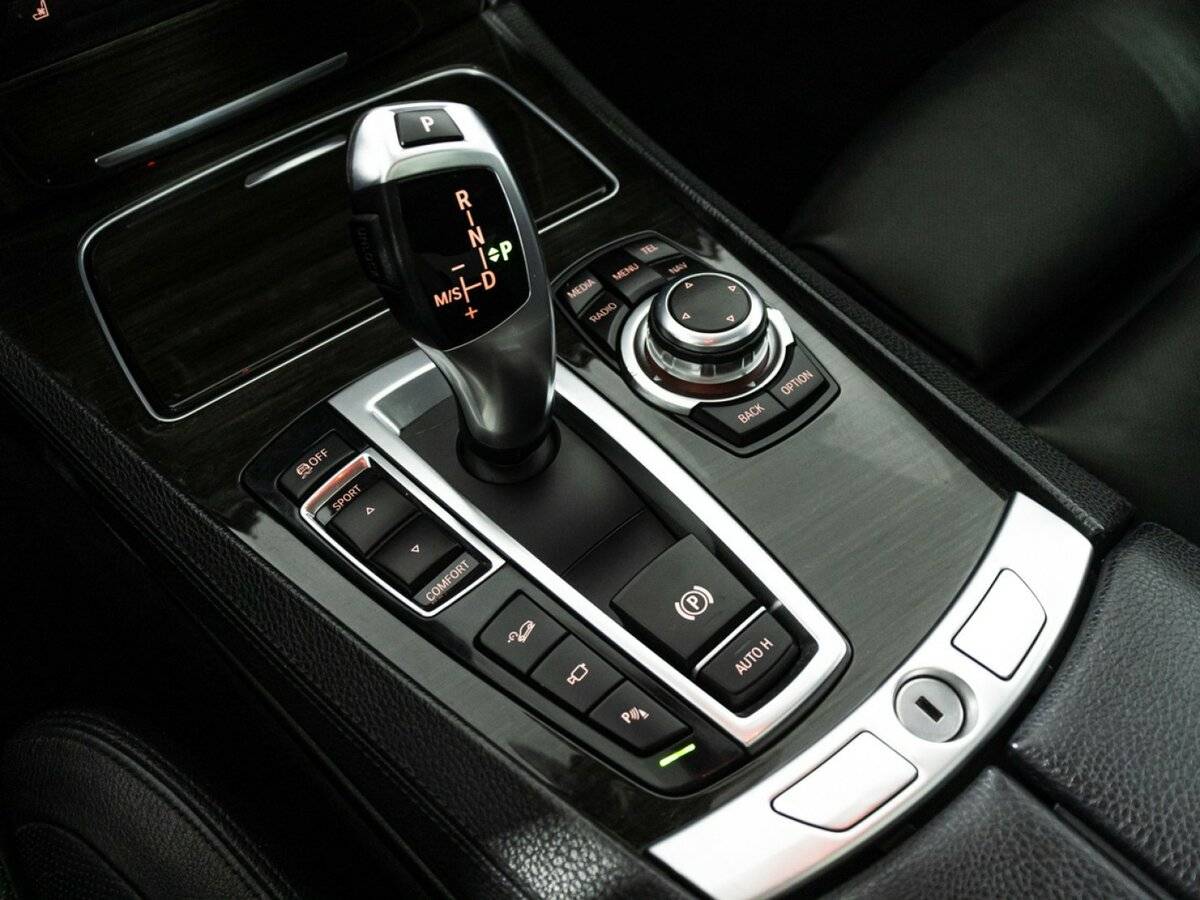 BMW 7 серии с пробегом — 2013 год. Фото: #18