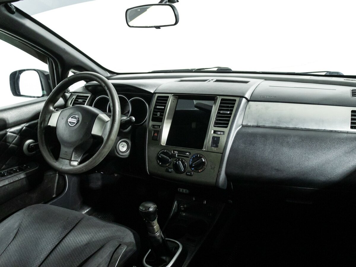 Nissan Tiida с пробегом — 2010 год. Фото: #8