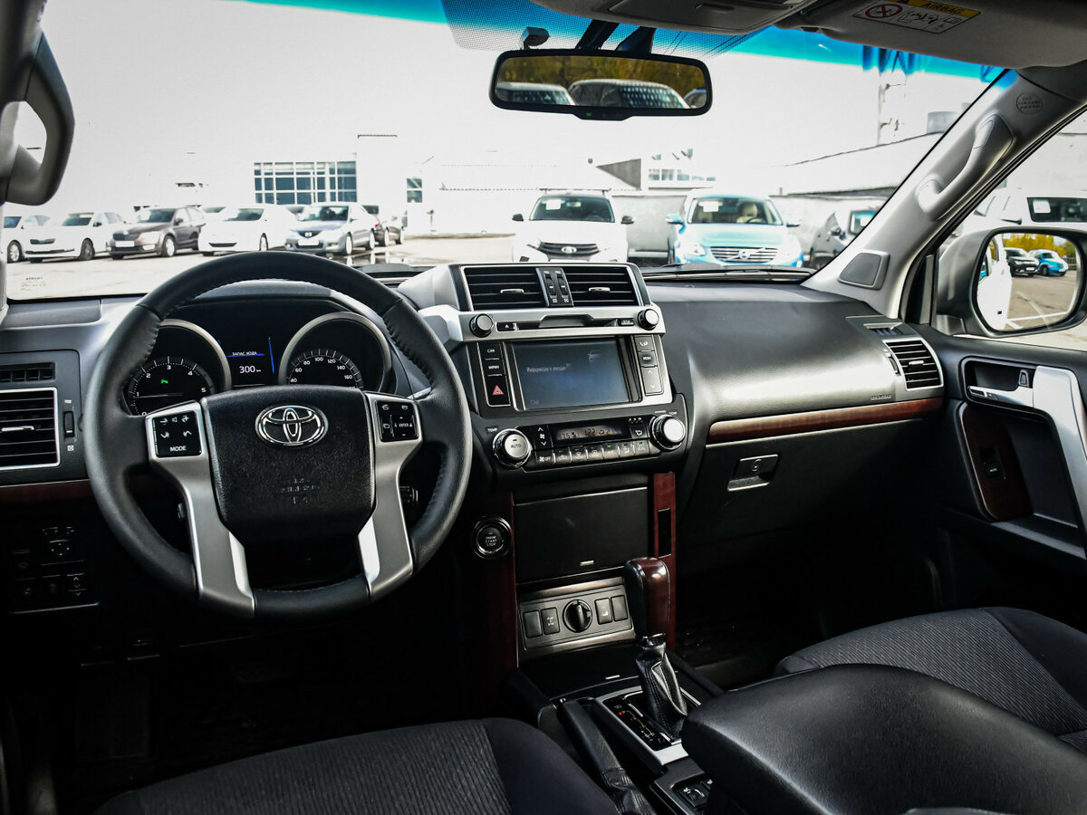 Toyota Land Cruiser Prado с пробегом — 2015 год. Фото: #12