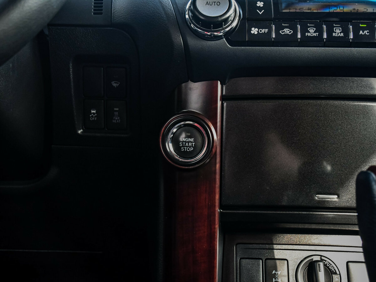 Toyota Land Cruiser Prado с пробегом — 2015 год. Фото: #17