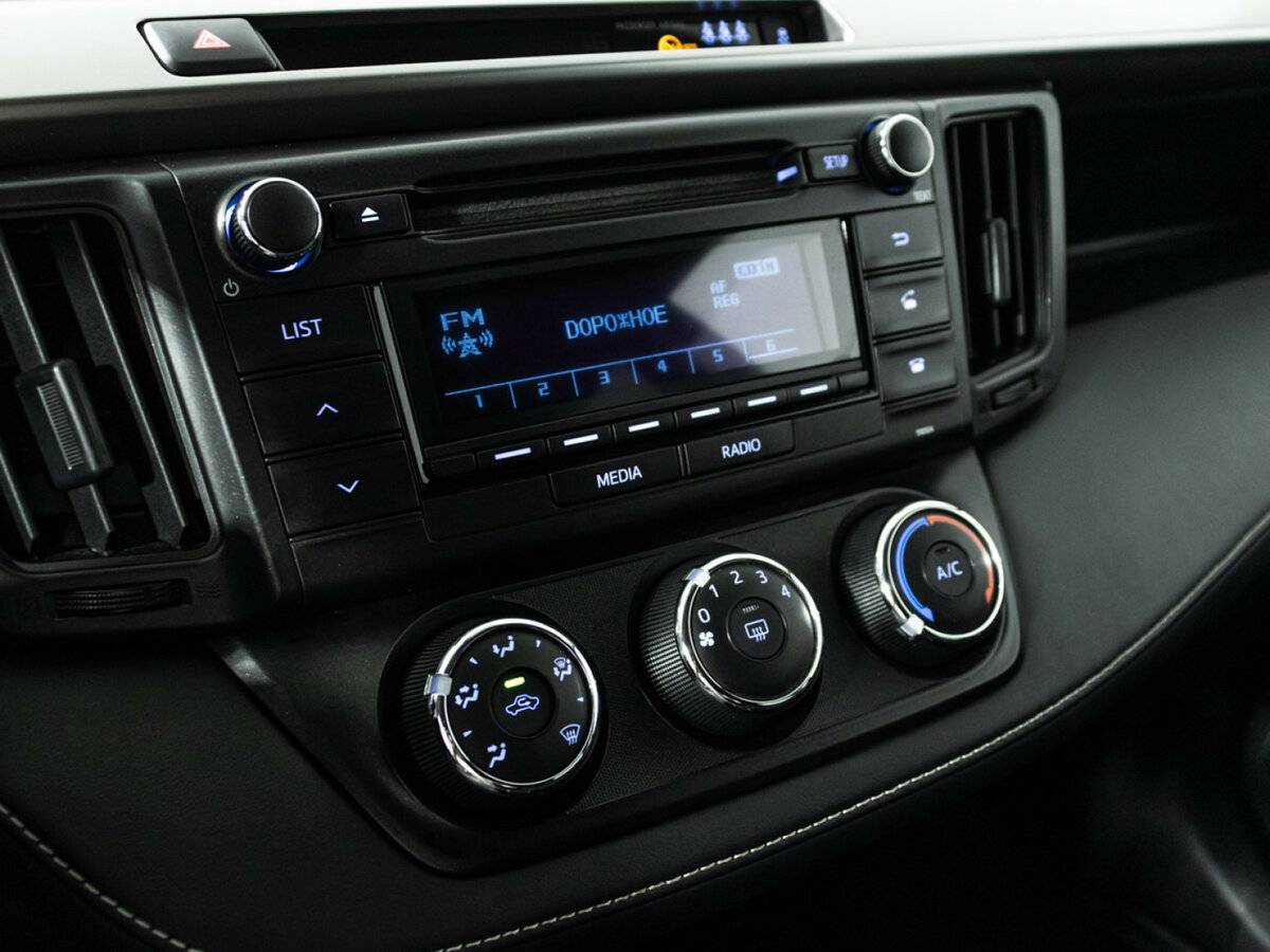 Toyota RAV4 с пробегом — 2017 год. Фото: #14