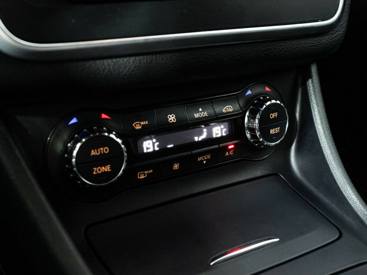 Mercedes-Benz GLA с пробегом — 2016 год. Фото: #16