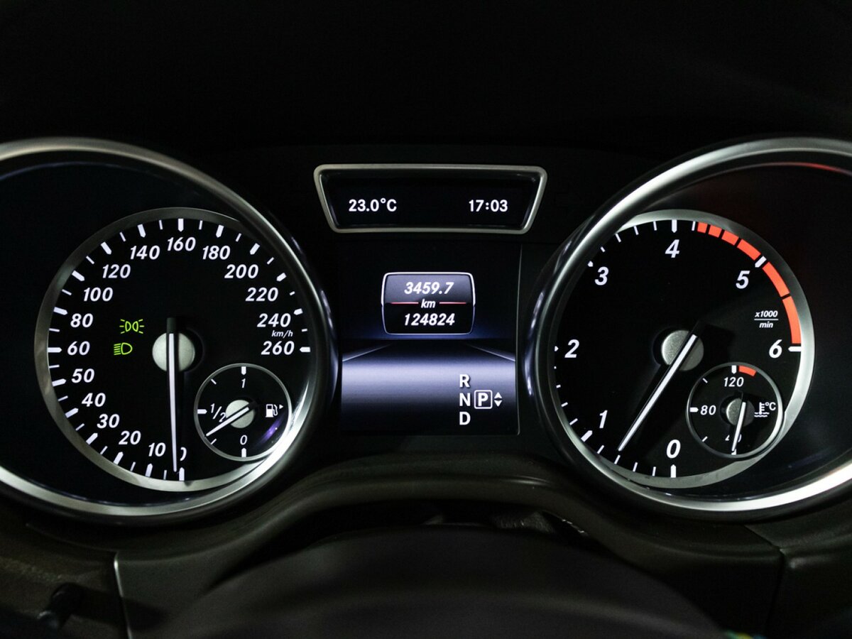 Mercedes-Benz GL-Класс с пробегом — 2015 год. Фото: #9