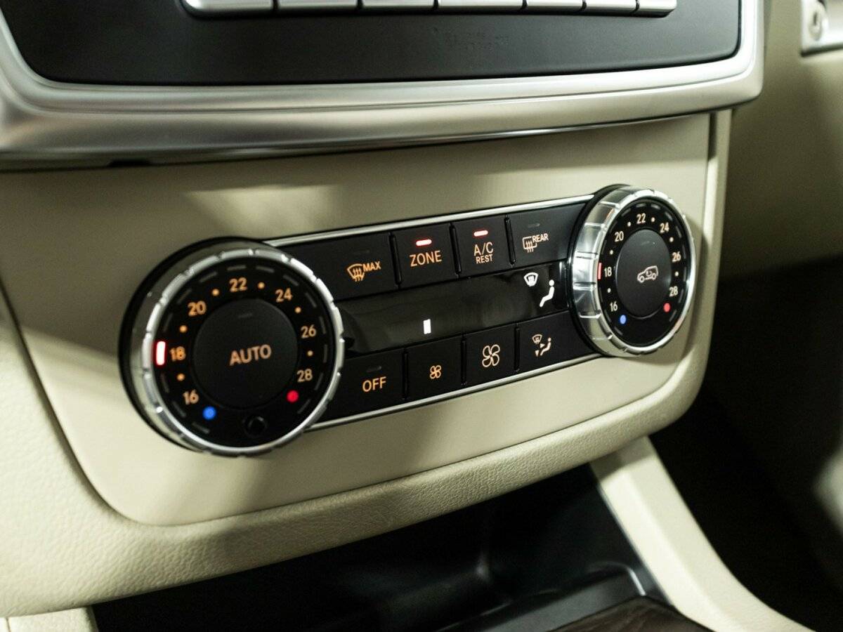 Mercedes-Benz GL-Класс с пробегом — 2015 год. Фото: #18