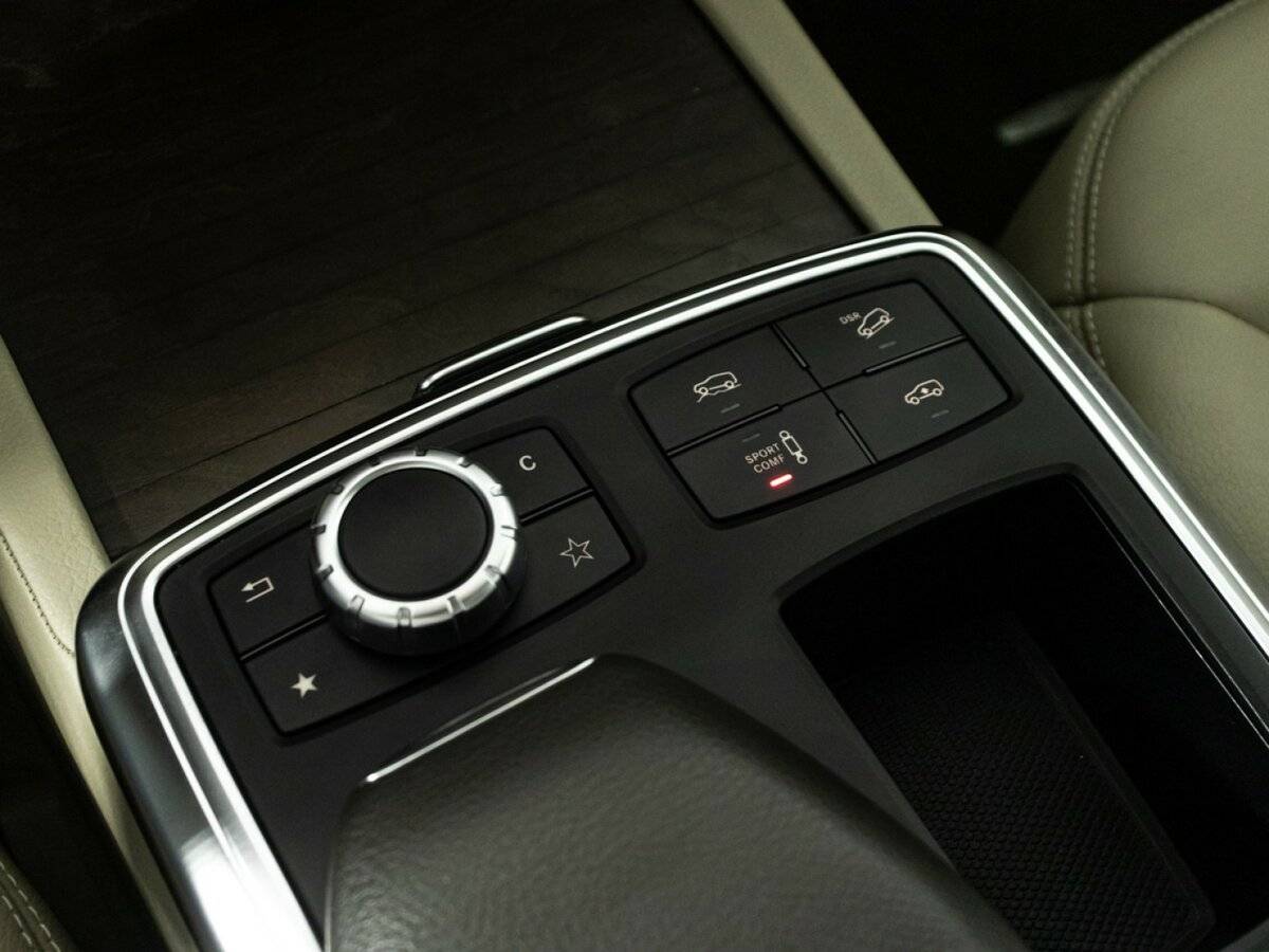 Mercedes-Benz GL-Класс с пробегом — 2015 год. Фото: #19