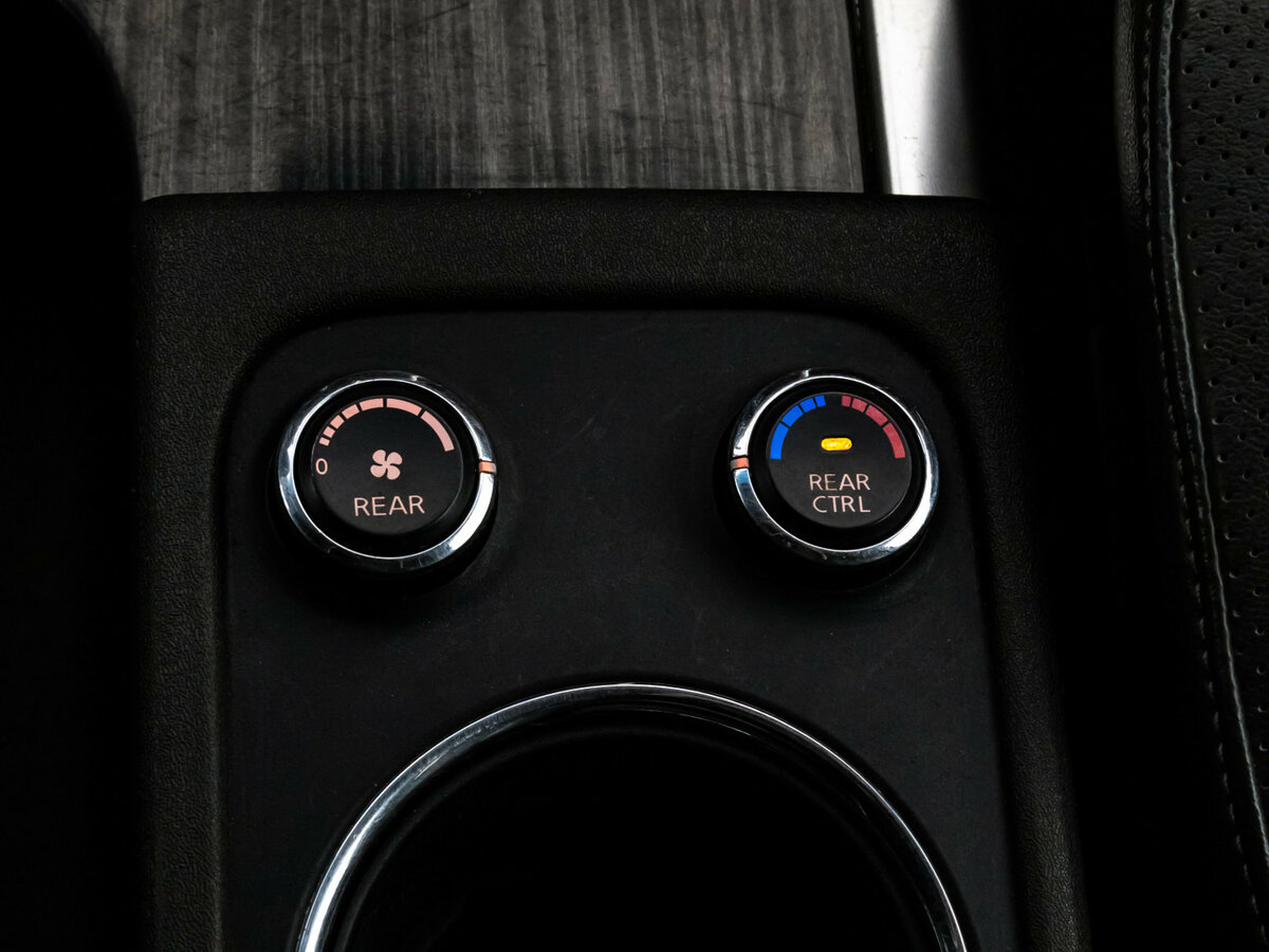 Nissan Pathfinder с пробегом — 2010 год. Фото: #11