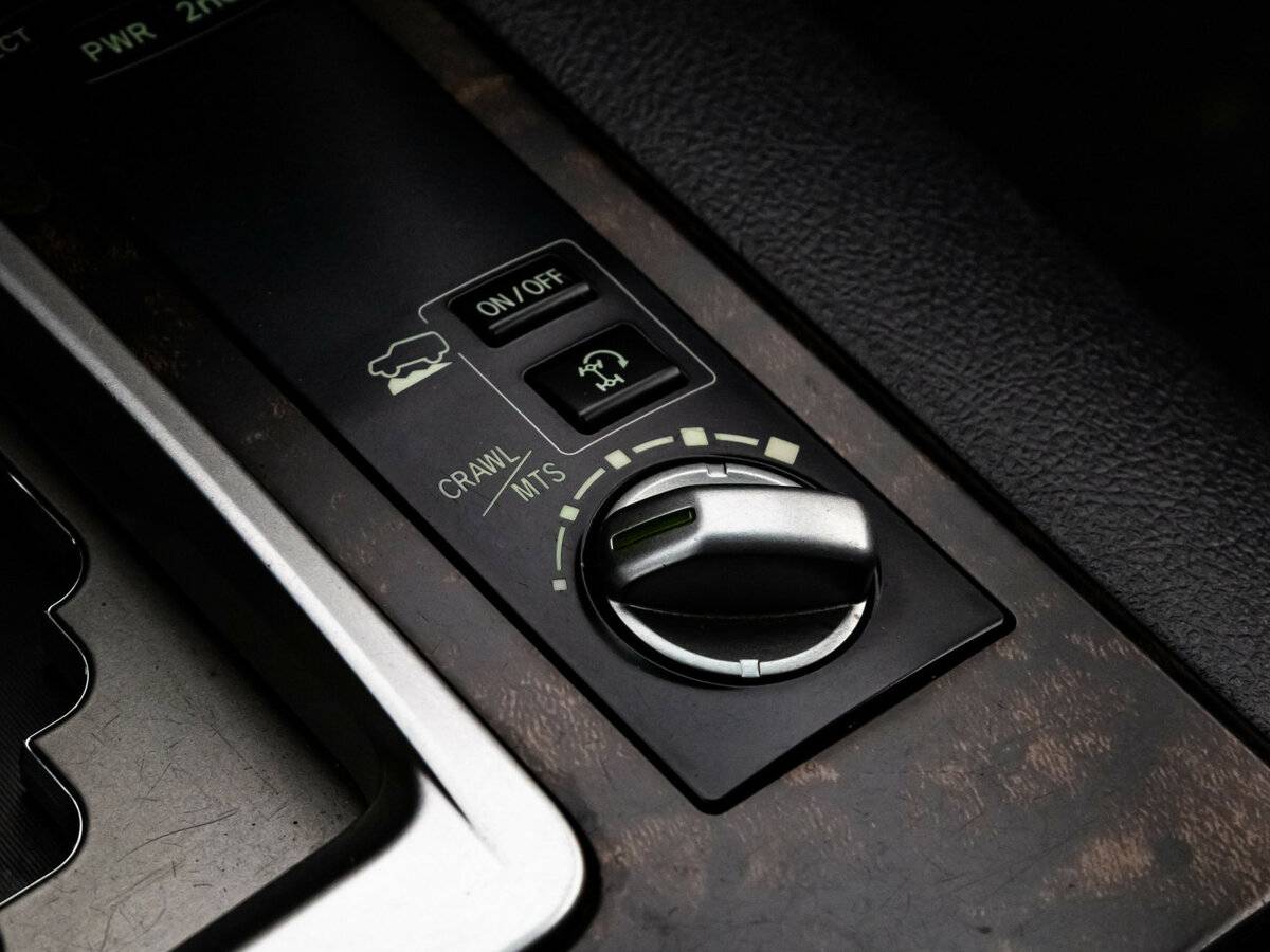 Toyota Land Cruiser с пробегом — 2012 год. Фото: #12