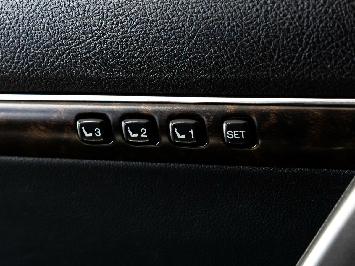 Toyota Land Cruiser с пробегом — 2012 год. Фото: #13