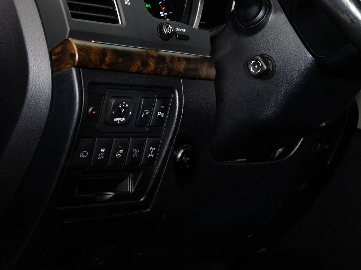 Toyota Land Cruiser с пробегом — 2012 год. Фото: #15