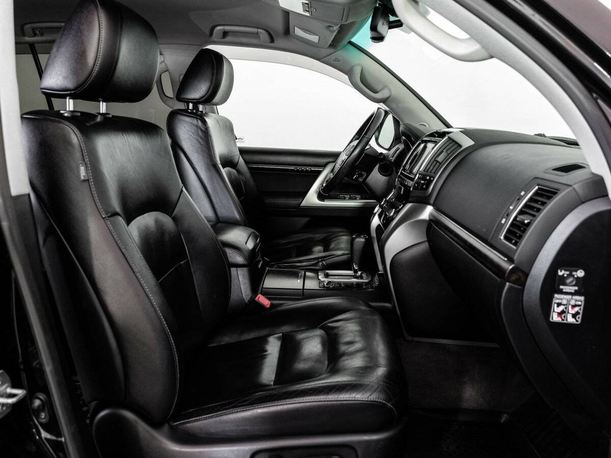 Toyota Land Cruiser с пробегом — 2012 год. Фото: #17