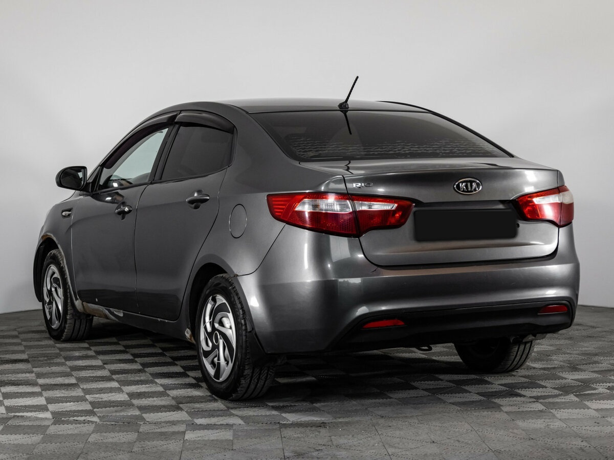 Kia Rio с пробегом — 2011 год. Фото: #5