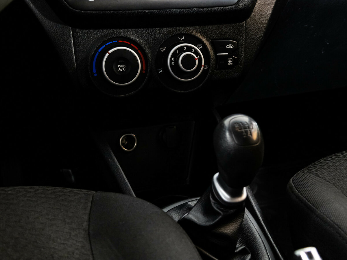 Kia Rio с пробегом — 2011 год. Фото: #9