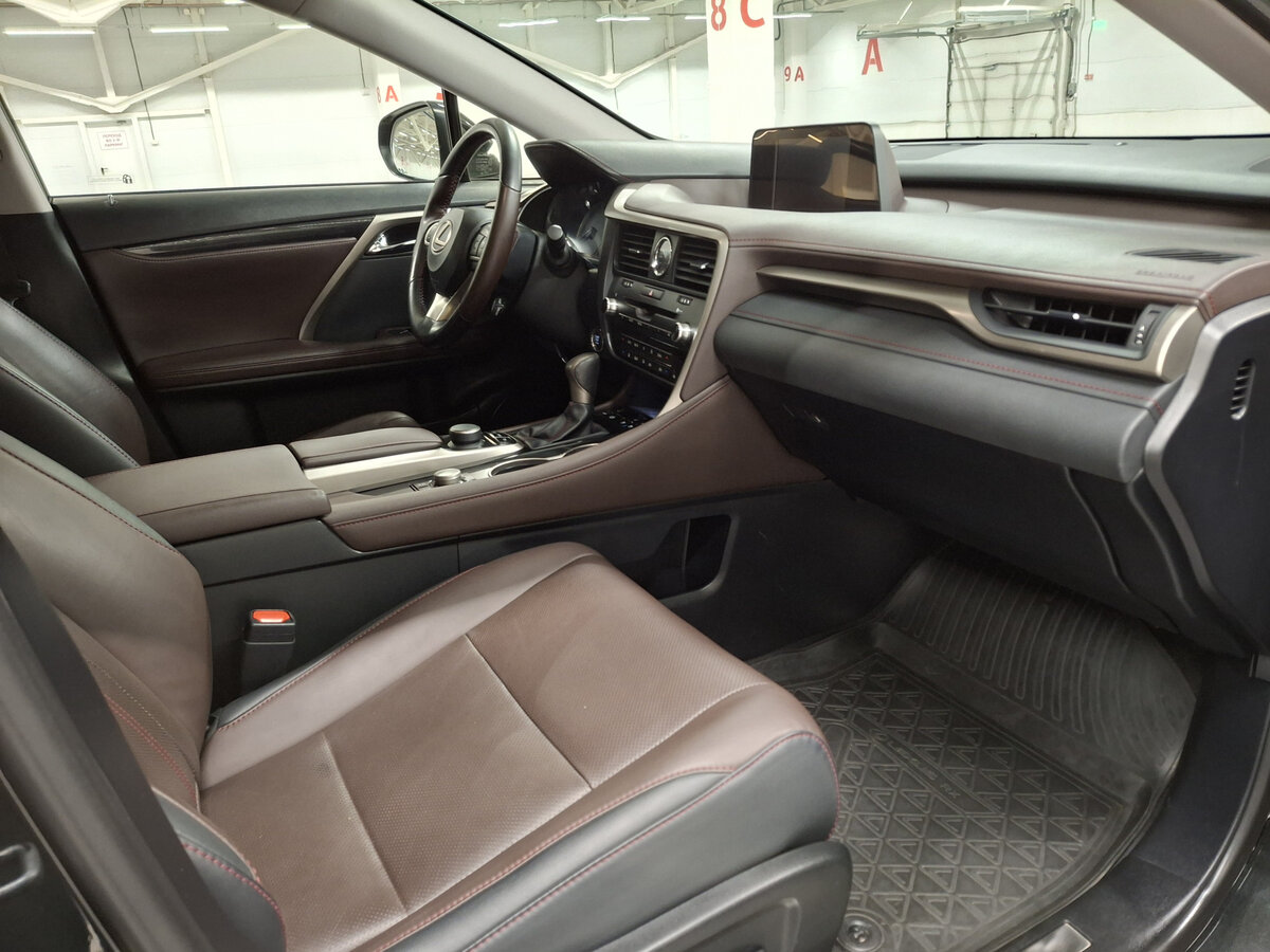 Lexus RX с пробегом — 2018 год. Фото: #10