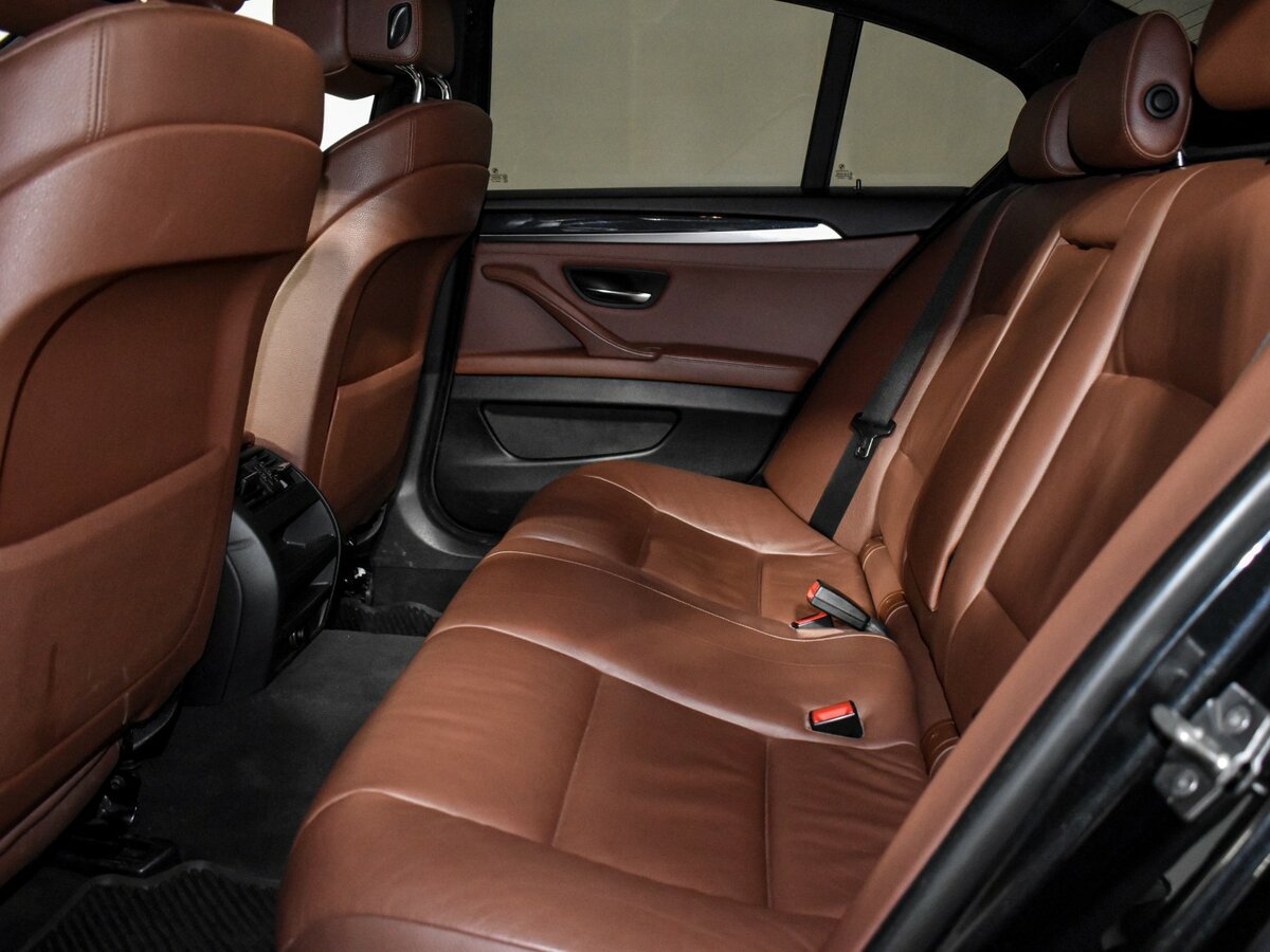 BMW 5 серии с пробегом — 2011 год. Фото: #11