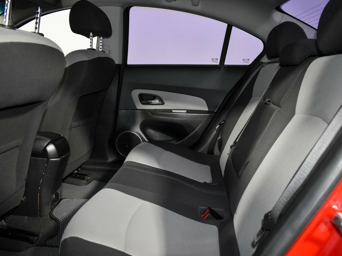 Chevrolet Cruze с пробегом — 2012 год. Фото: #10