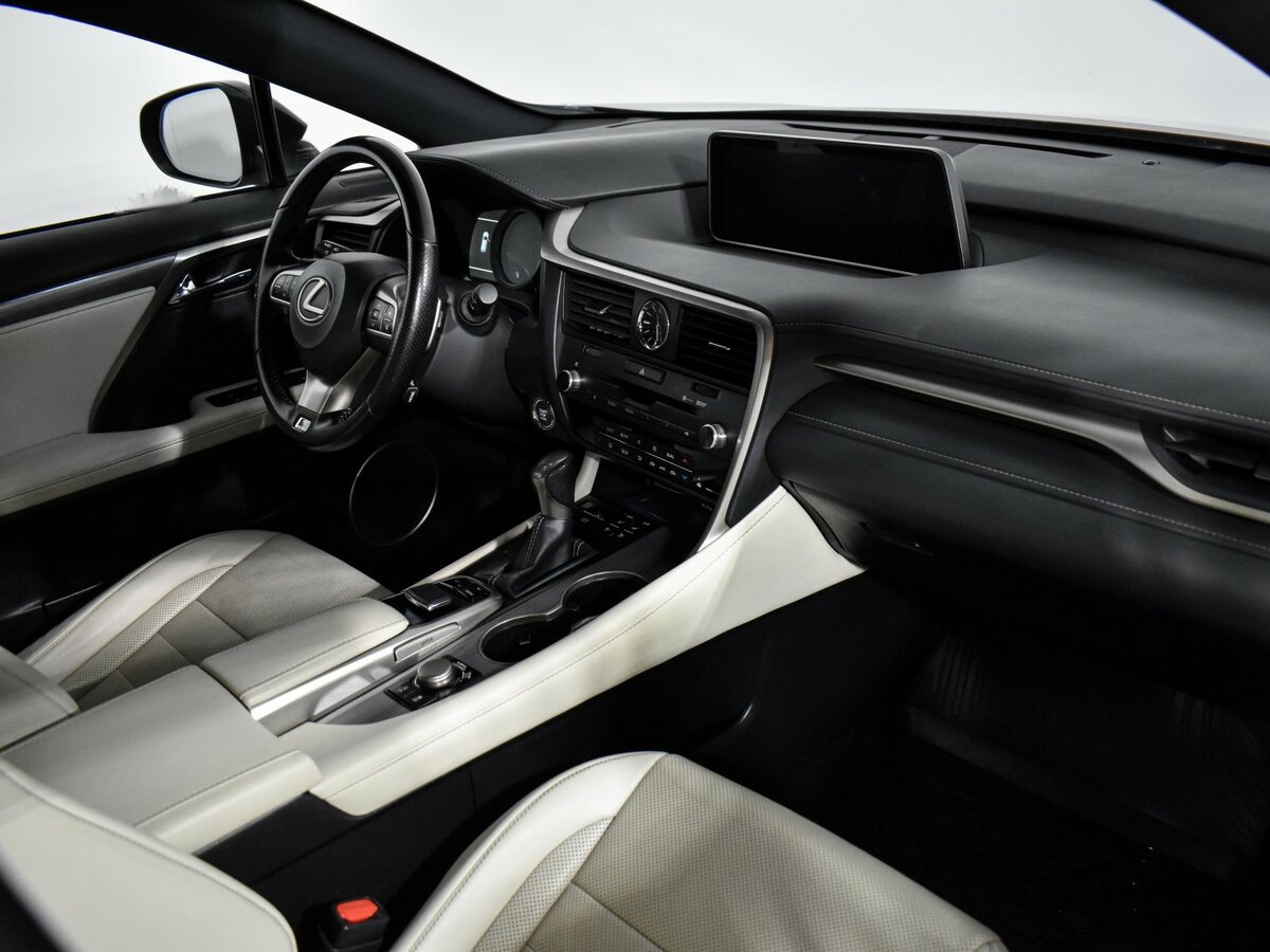 Lexus RX с пробегом — 2018 год. Фото: #11