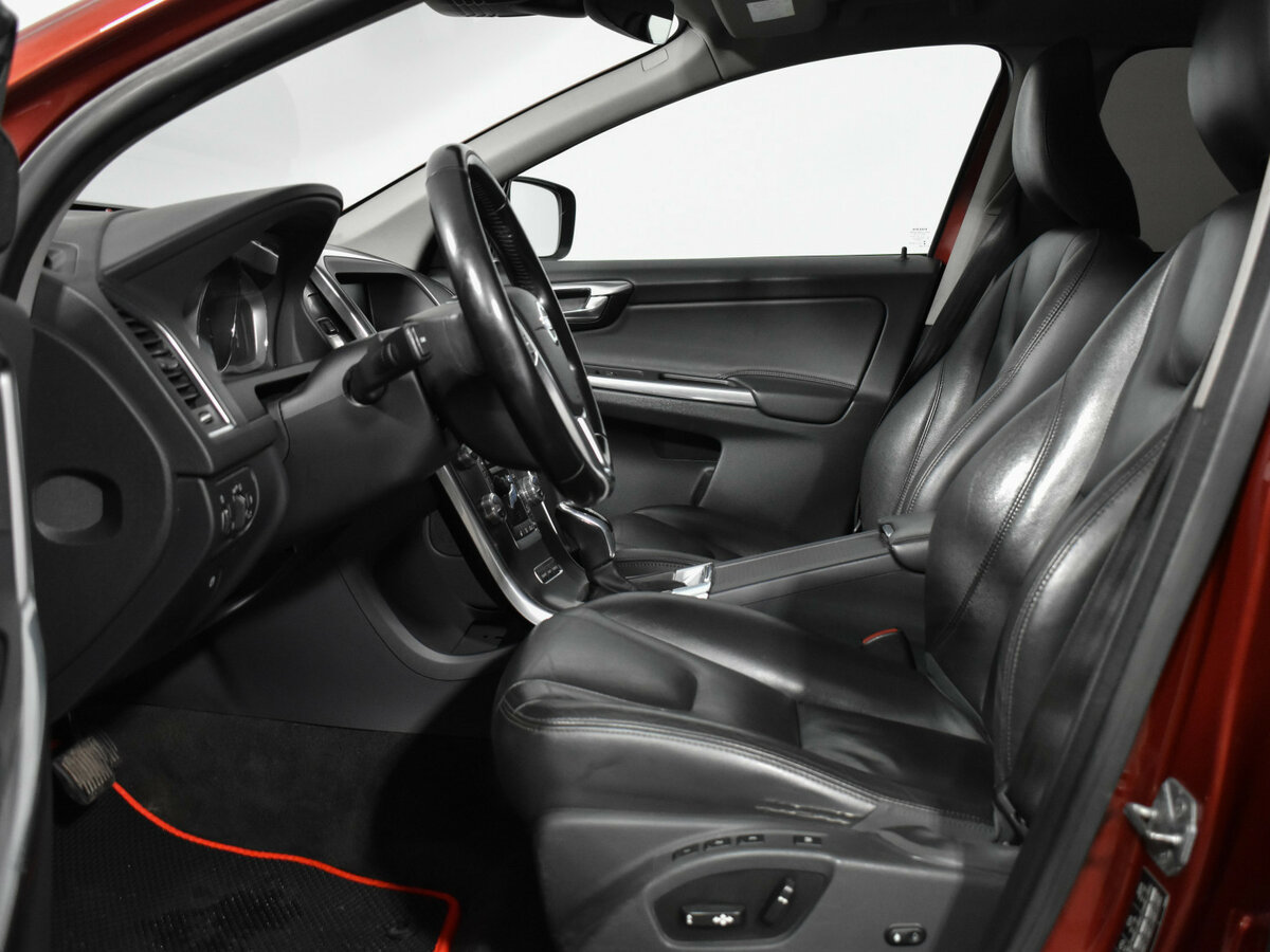 Volvo XC60 с пробегом — 2015 год. Фото: #9