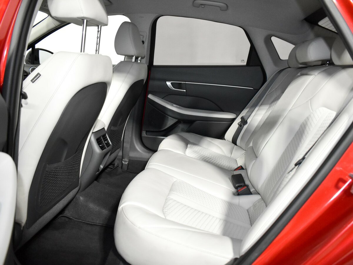 Hyundai Sonata с пробегом — 2020 год. Фото: #10