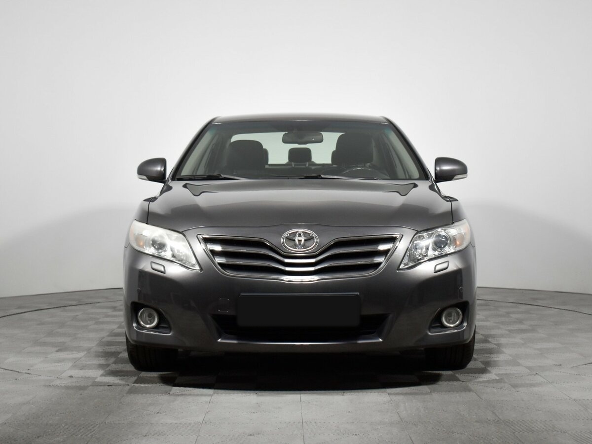 Toyota Camry с пробегом — 2010 год. Фото: #1
