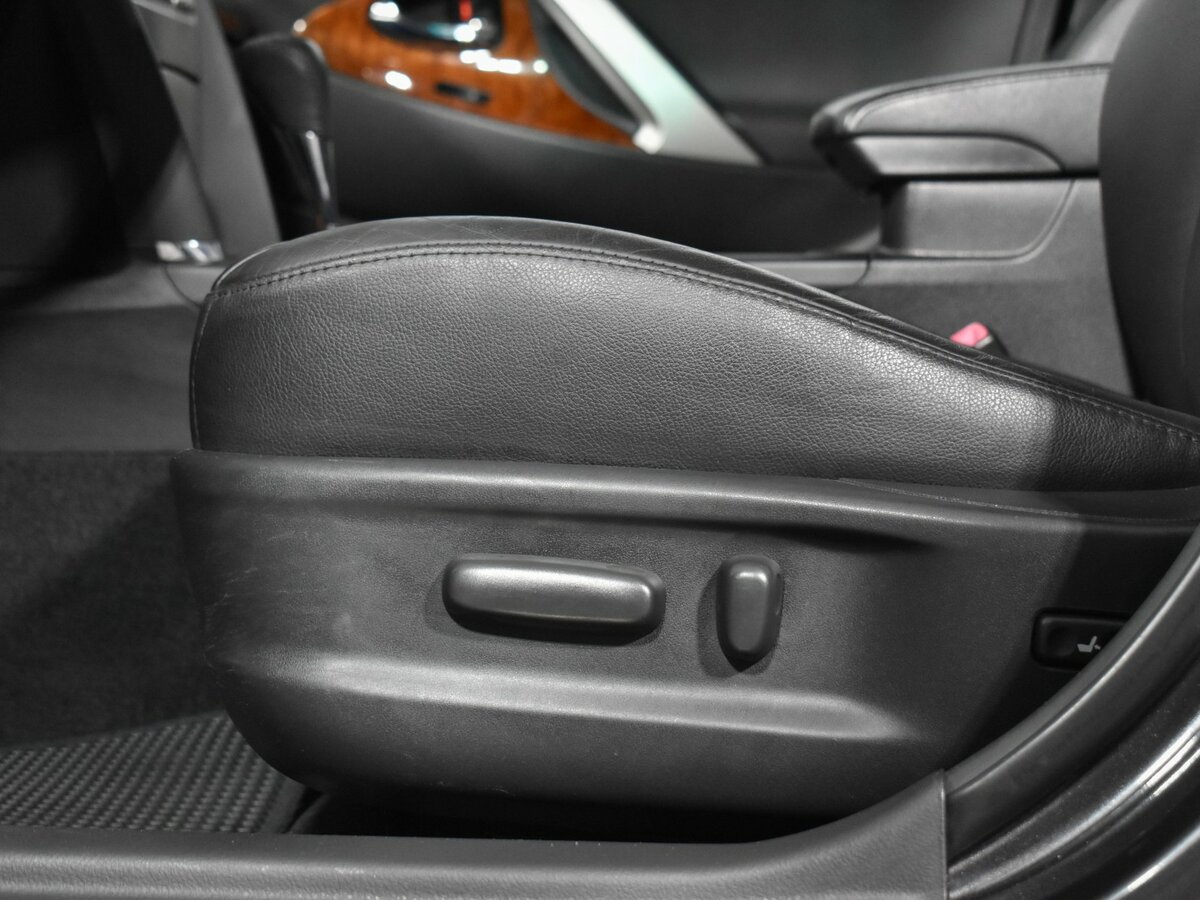 Toyota Camry с пробегом — 2010 год. Фото: #9