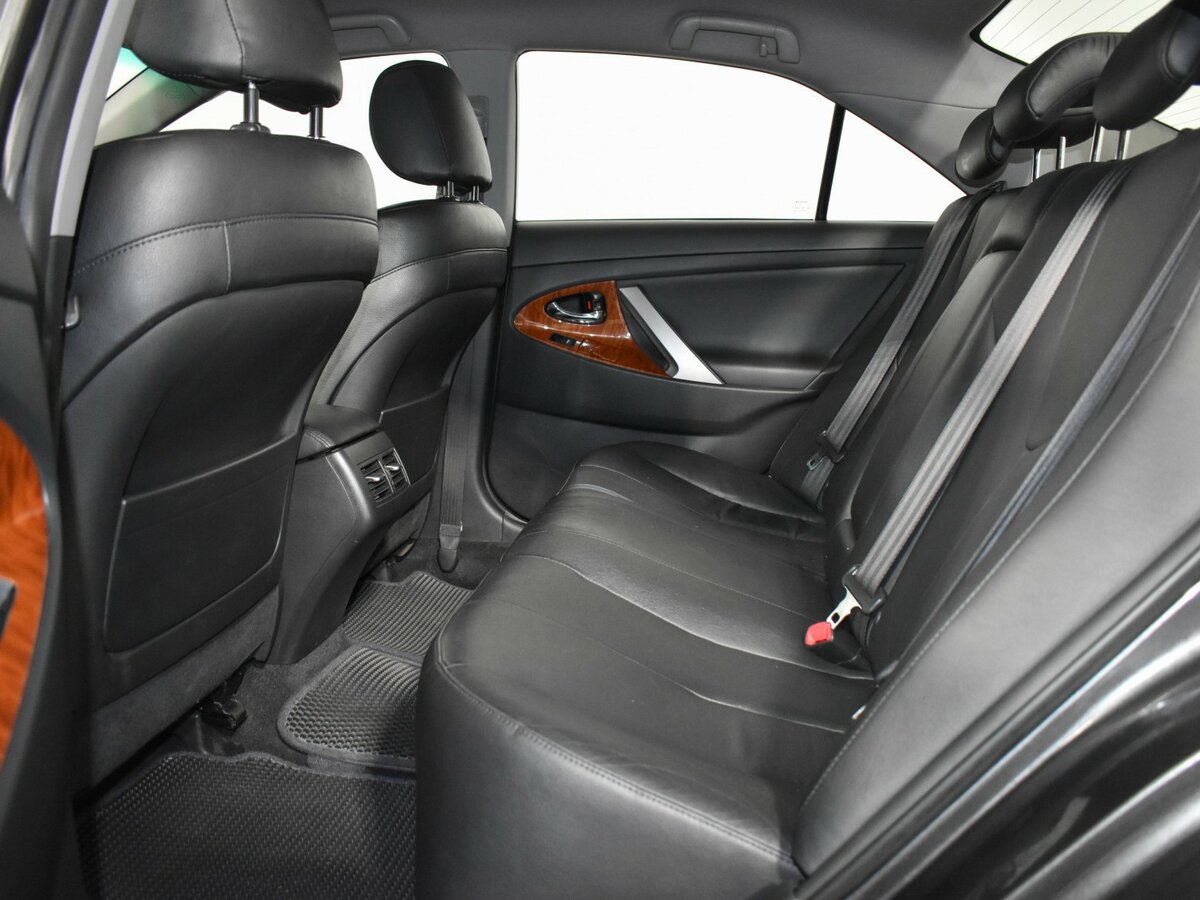 Toyota Camry с пробегом — 2010 год. Фото: #11