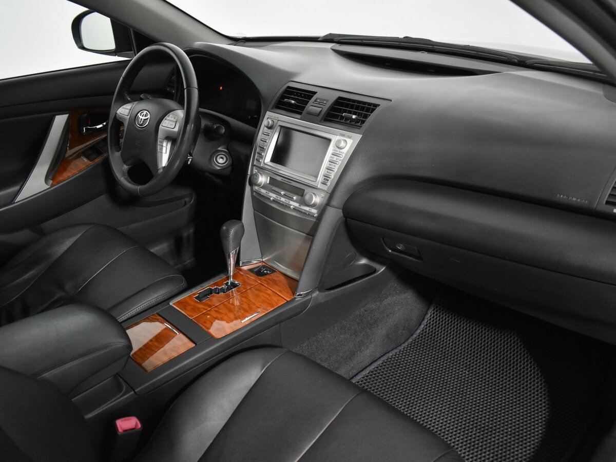 Toyota Camry с пробегом — 2010 год. Фото: #13