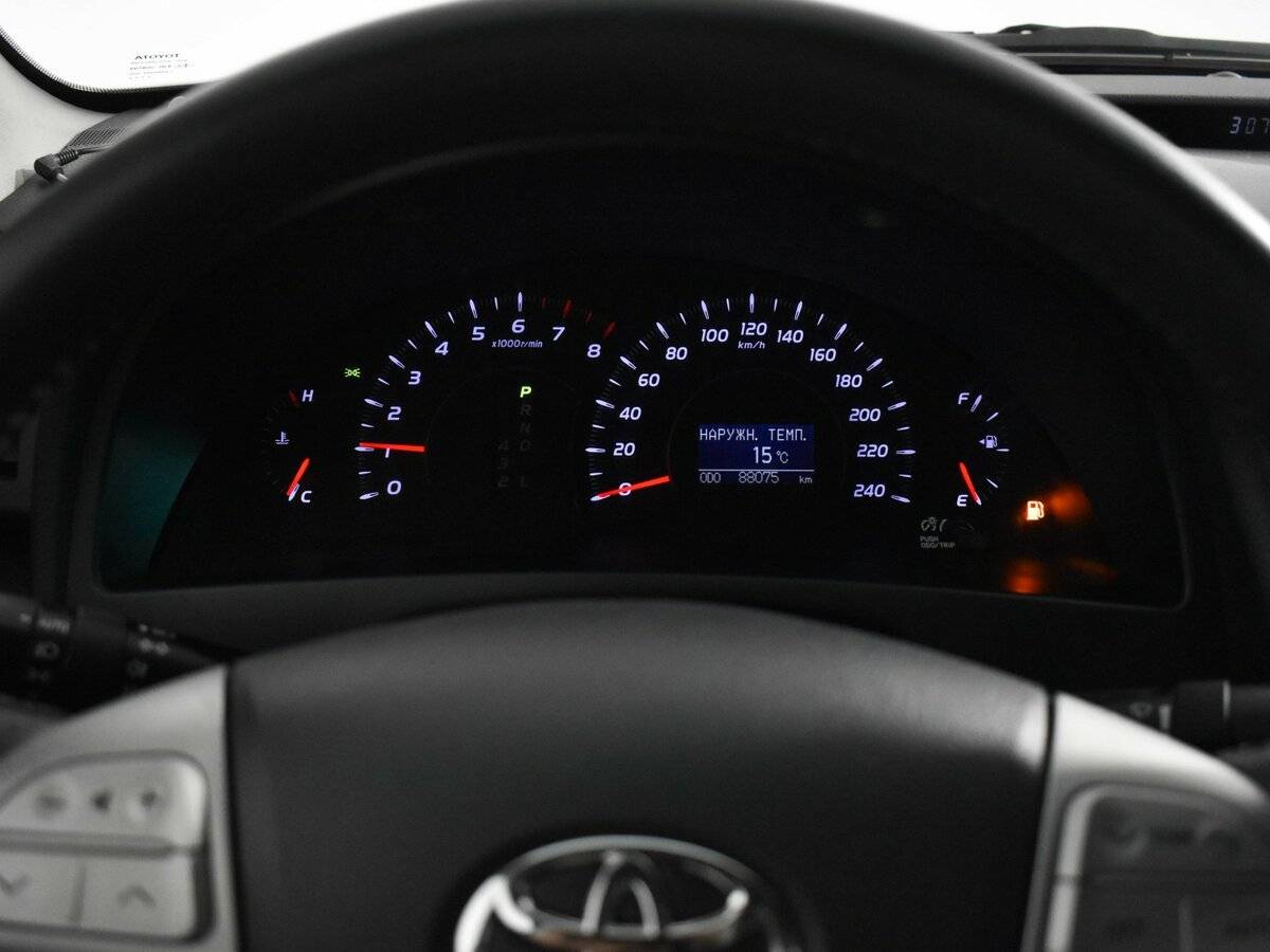 Toyota Camry с пробегом — 2010 год. Фото: #18