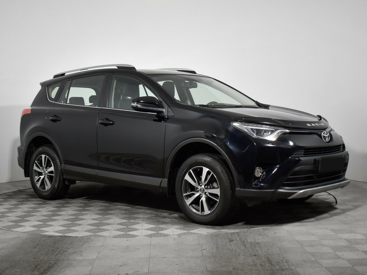 Toyota RAV4 с пробегом — 2018 год. Фото: #2
