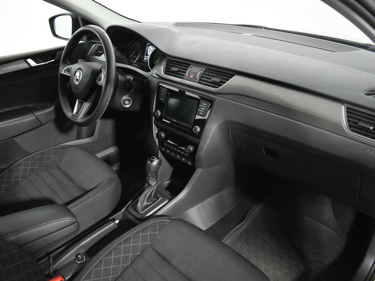 Skoda Rapid с пробегом — 2019 год. Фото: #13