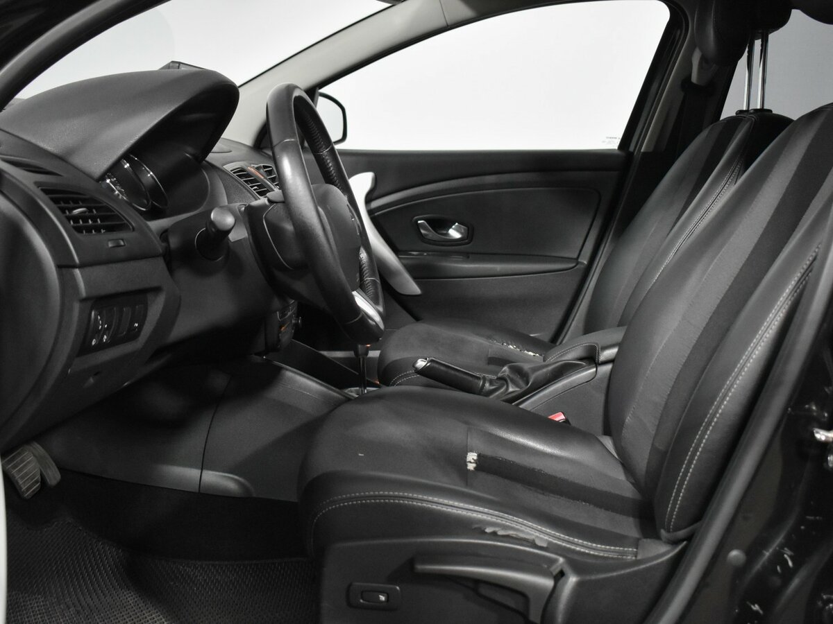 Renault Fluence с пробегом — 2011 год. Фото: #8