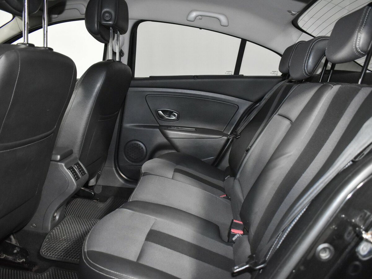Renault Fluence с пробегом — 2011 год. Фото: #9