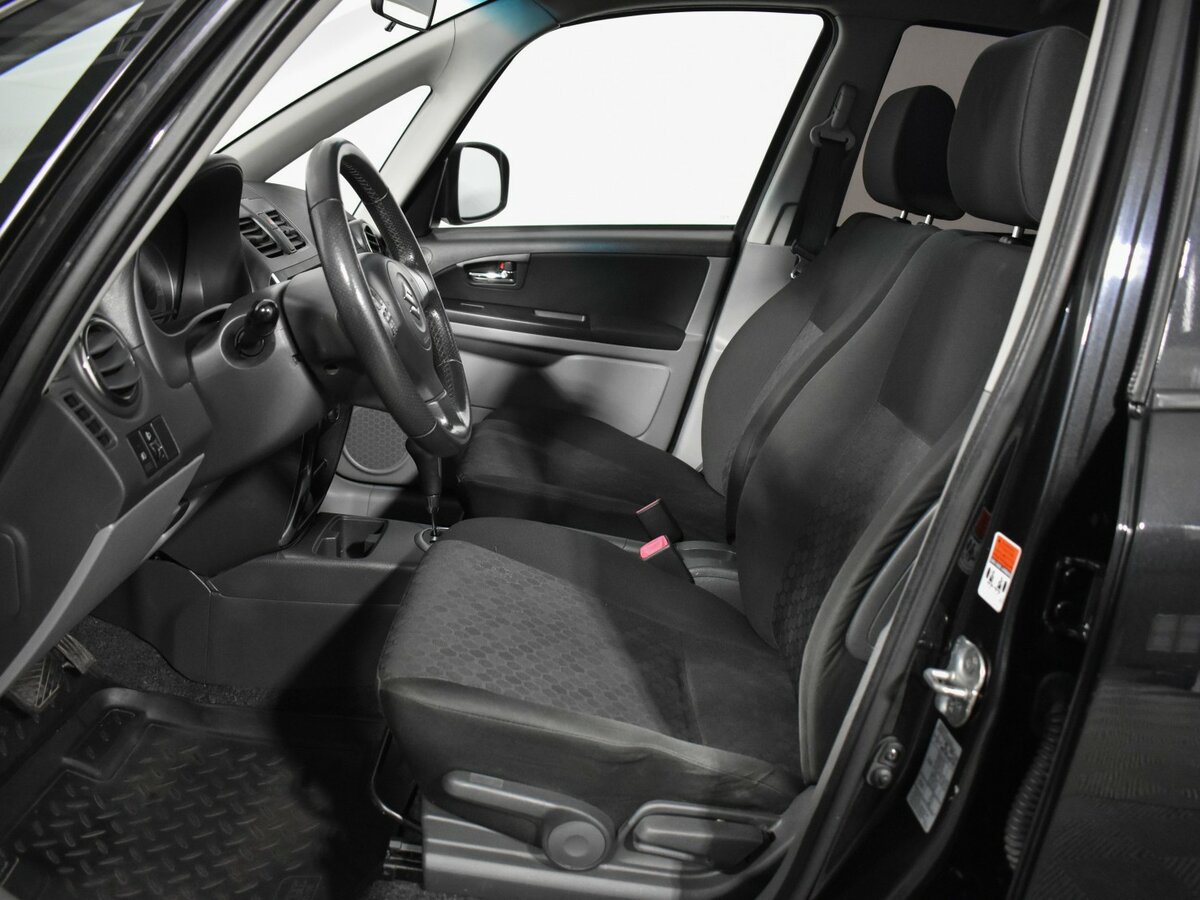 Suzuki SX4 с пробегом — 2011 год. Фото: #8